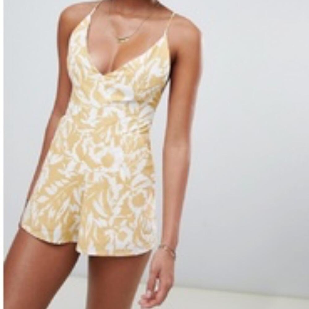 NWT Anthropologie Zulu & Zephyr Mustard and White Floral Romper Pockets